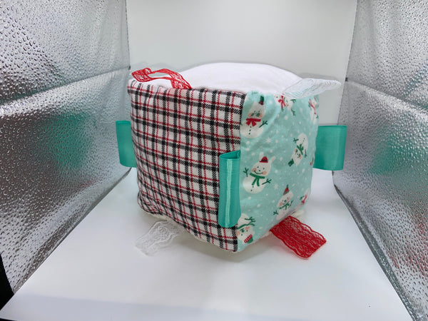 Snowmen sensory cube